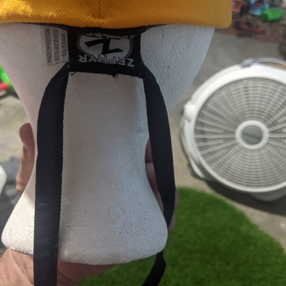 ZHATS California Golden Bears Embroided One Size Fits All Cap - Picture 6 of 9